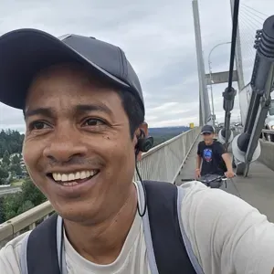CARLOS Guerra Surmay
