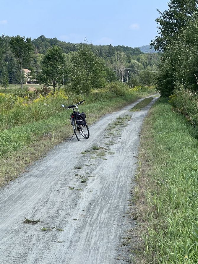 Sand & gravel > not easy to ride thru 🚴🥹
