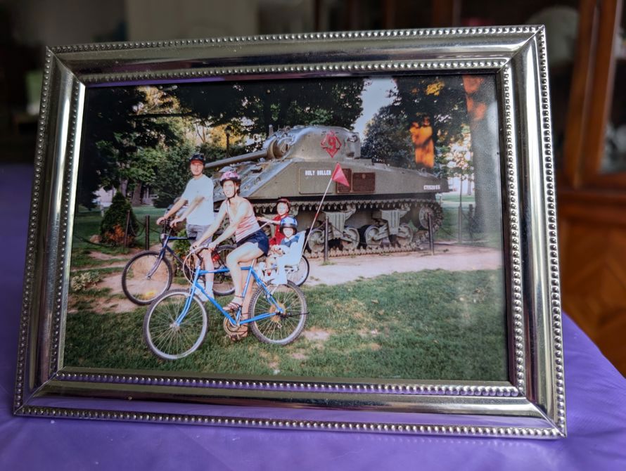 London - Lyle's ride to the TAP, Holy Roller Tank and to Burger Burger