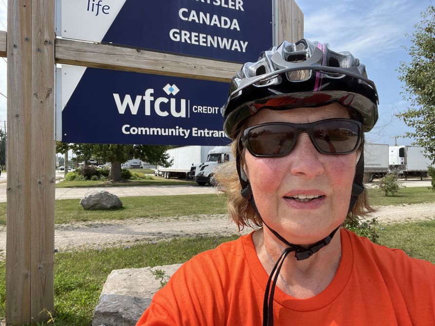 Biking to Ruthven 🚴‍♀️🚴‍♀️😎